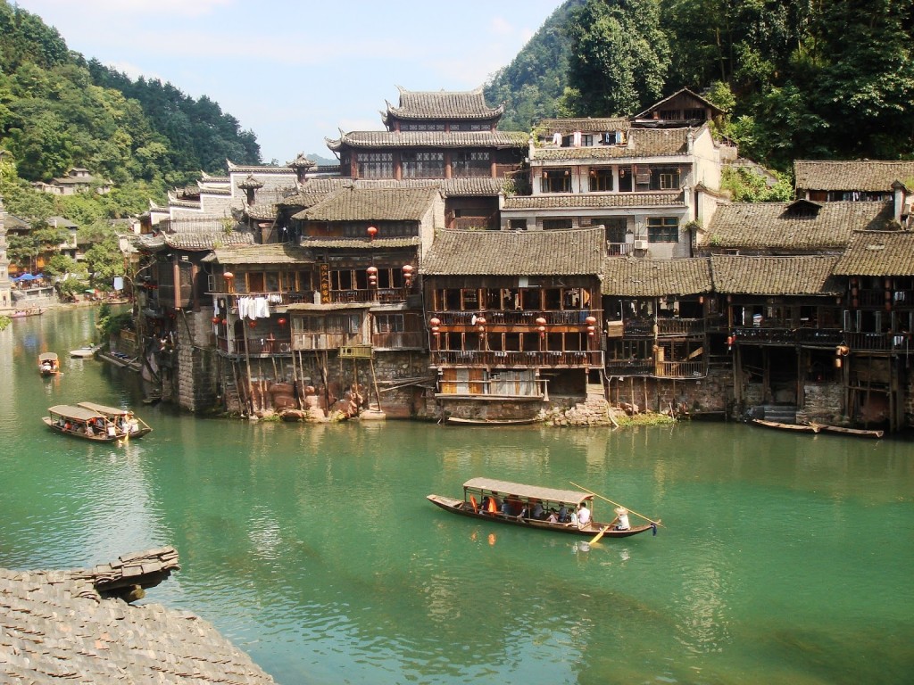 Fenghuang_old_town